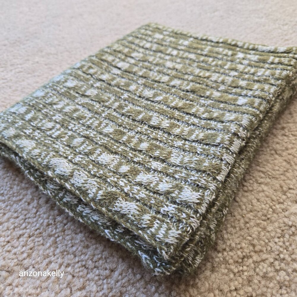 NWOT Marled Cashmere Cable Knit Scarf Green/Ivory - Picture 14 of 14